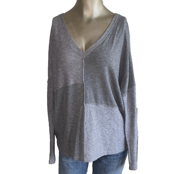 Hem & Thread Can't Miss It Patchwork Top Sweater Gray Large Women V-Neck - Picture 2 of 7